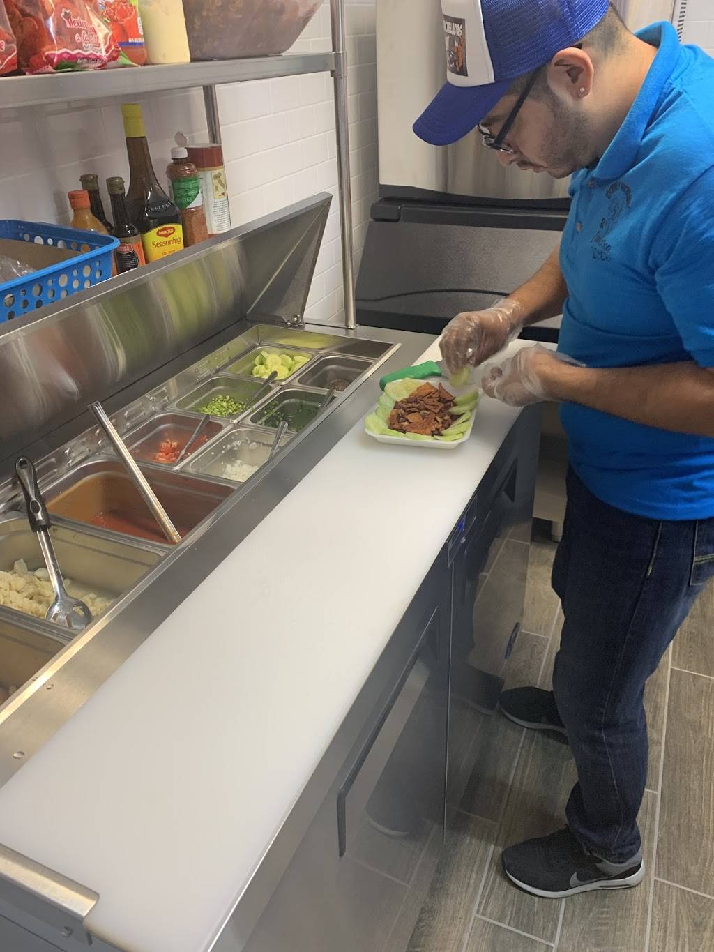 Tostadas Y Micheladas El Camaron Loco | restaurant | 2503 S Beckley Ave suite 110, Dallas, TX 75224, USA | 9726855090 OR +1 972-685-5090