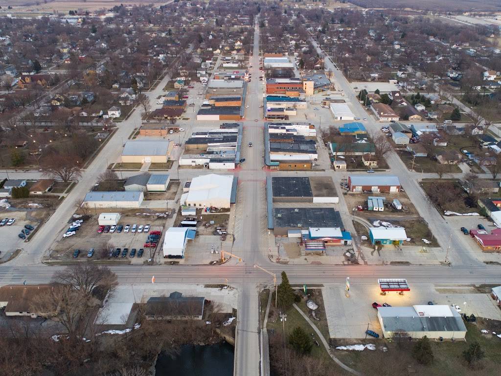 The Corner Lounge | restaurant | 207 E Main St, Belmond, IA 50421, USA | 6414444451 OR +1 641-444-4451