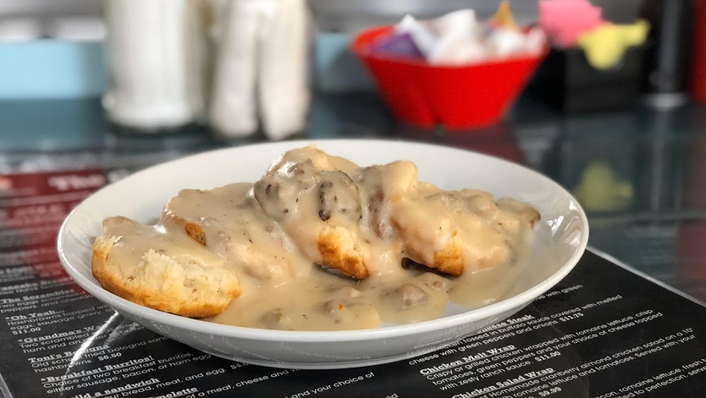 Cracked Egg Cafe | restaurant | 3110 Whipple Ave NW, Canton, OH 44718, USA | 3309158694 OR +1 330-915-8694