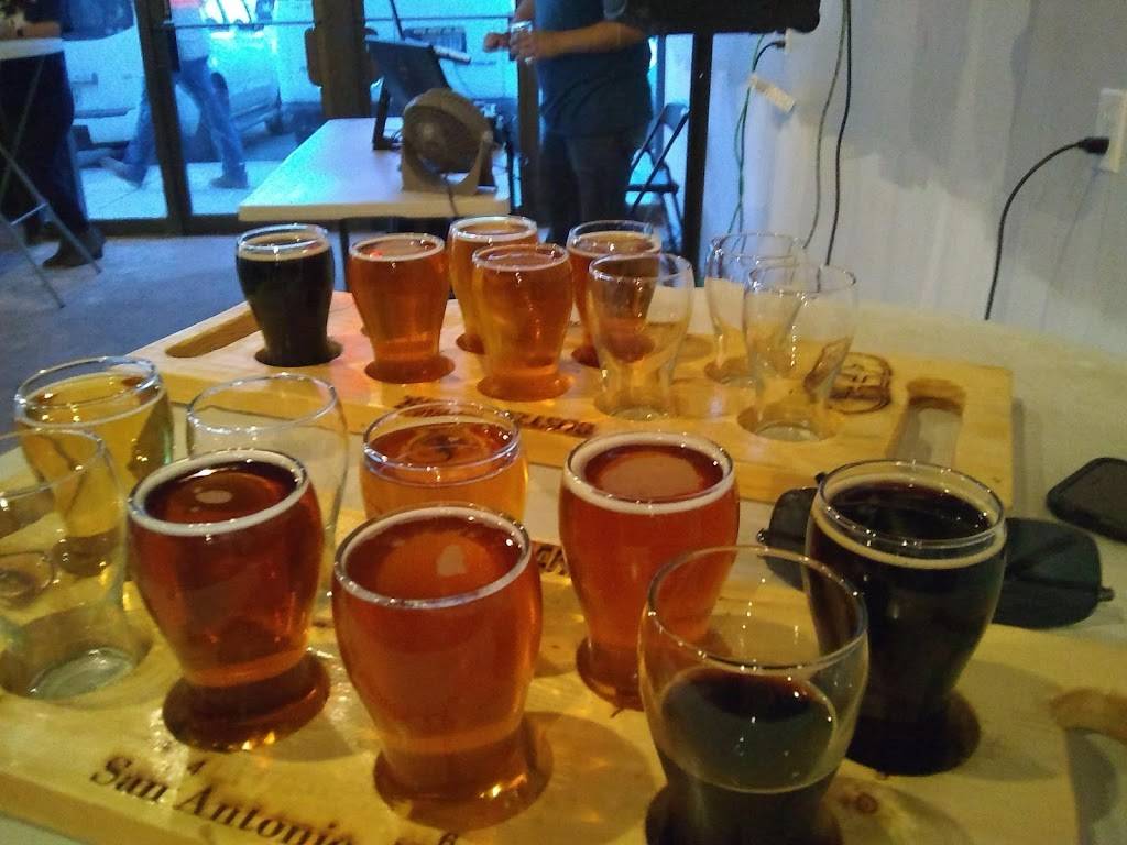 Busted Sandal Brewing Company | restaurant | 7114 Oaklawn Dr, San Antonio, TX 78229, USA | 2108721486 OR +1 210-872-1486