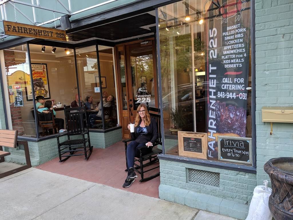 Fahrenheit 225 | restaurant | 26 Public Square, Darlington, SC 29532, USA | 8439440321 OR +1 843-944-0321