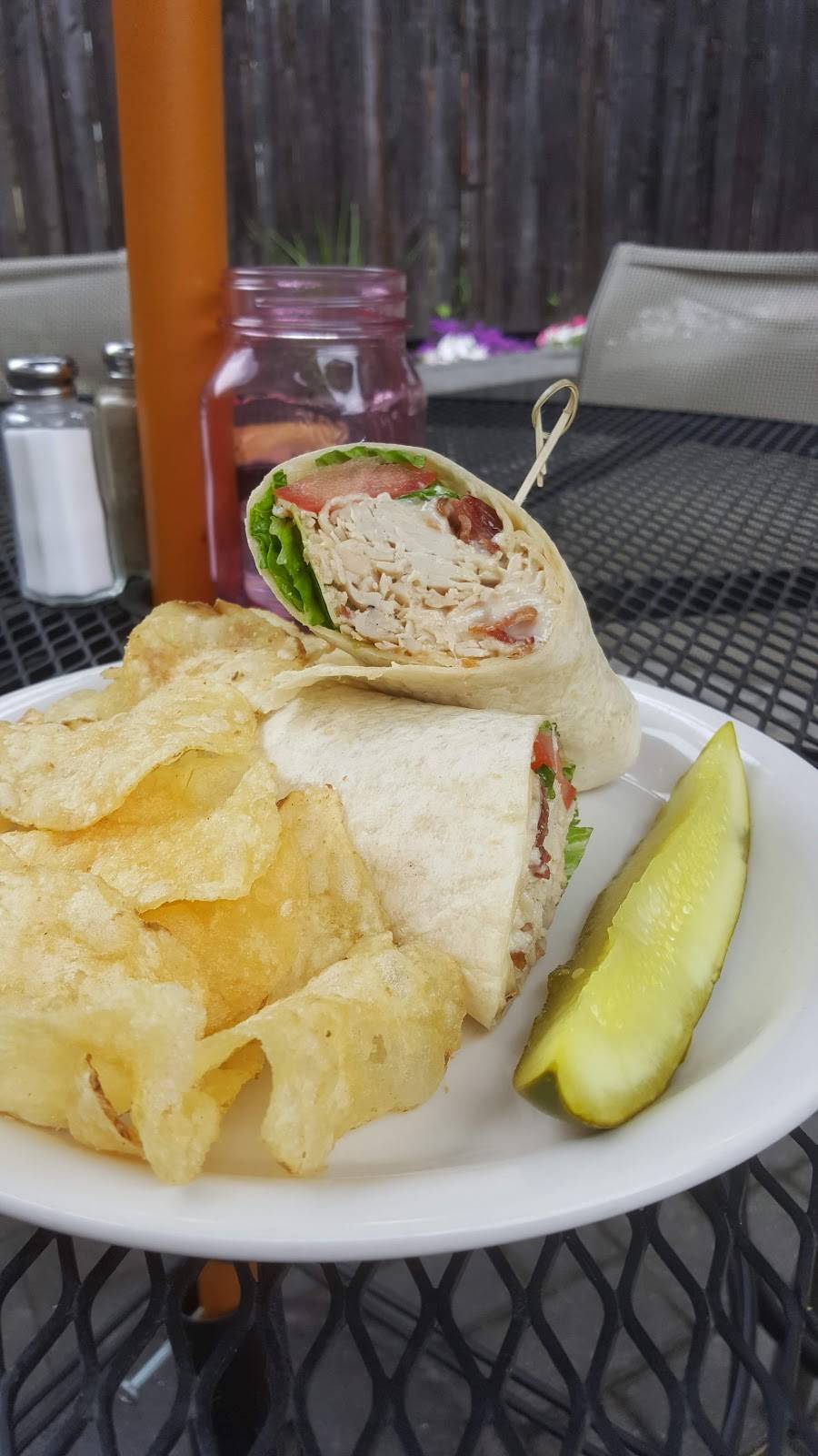 The Olde Towne Tavern | restaurant | 889 Oak St, Columbus, OH 43205, USA | 6142522955 OR +1 614-252-2955