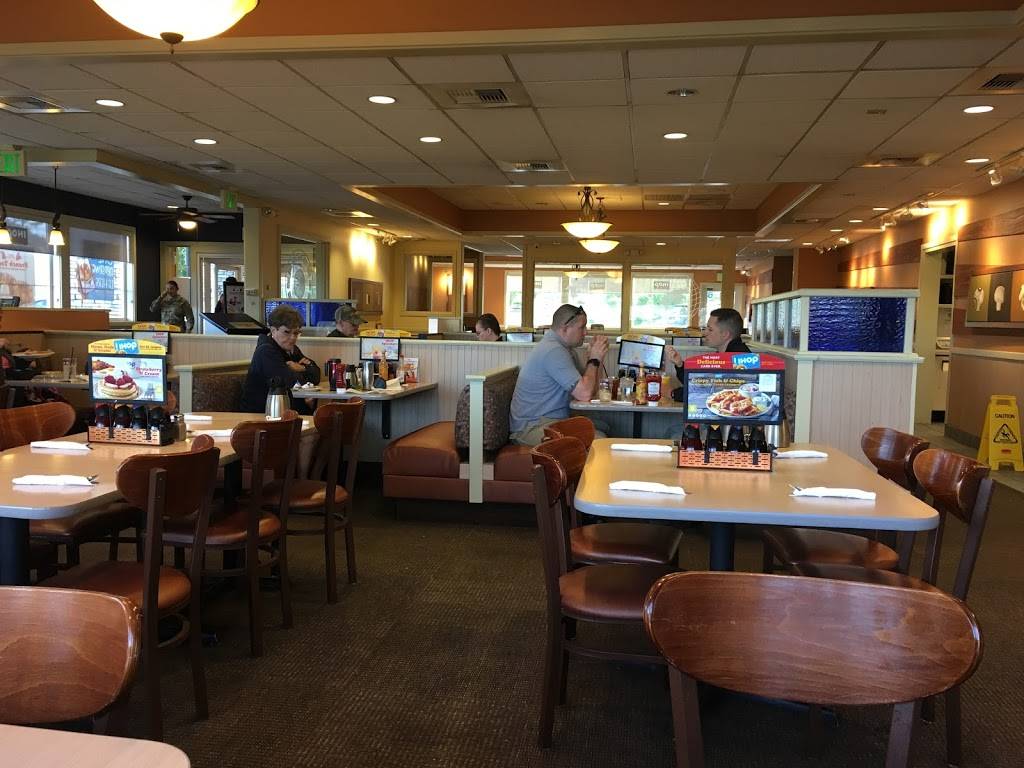 IHOP | restaurant | 575 Genoa Way, Castle Rock, CO 80109, USA | 3038142246 OR +1 303-814-2246
