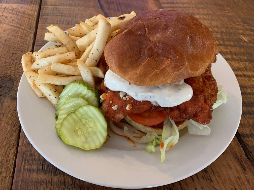 104 Main Public House | restaurant | 104 Main St, Topsham, ME 04086, USA | 2072952153 OR +1 207-295-2153