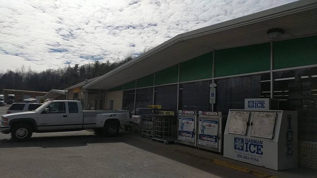 Saluda Truck Plaza | night club | 1380 Ozone Dr, Saluda, NC 28773, USA | 8287494921 OR +1 828-749-4921