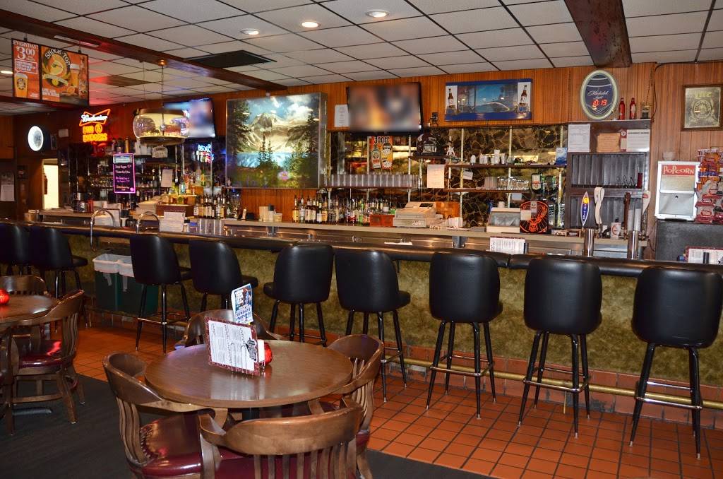 Hafners Tavern & Liquor Store | restaurant | 2805 Avenue of the Cities, Moline, IL 61265, USA | 3097628451 OR +1 309-762-8451