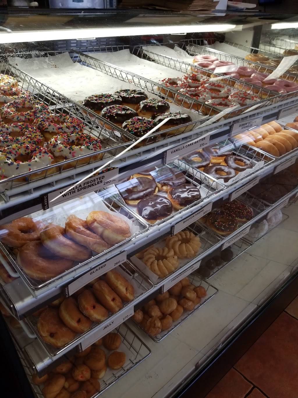 Dunkin | bakery | 10351 Corkscrew Commons Dr, Estero, FL 33928, USA | 2399478206 OR +1 239-947-8206