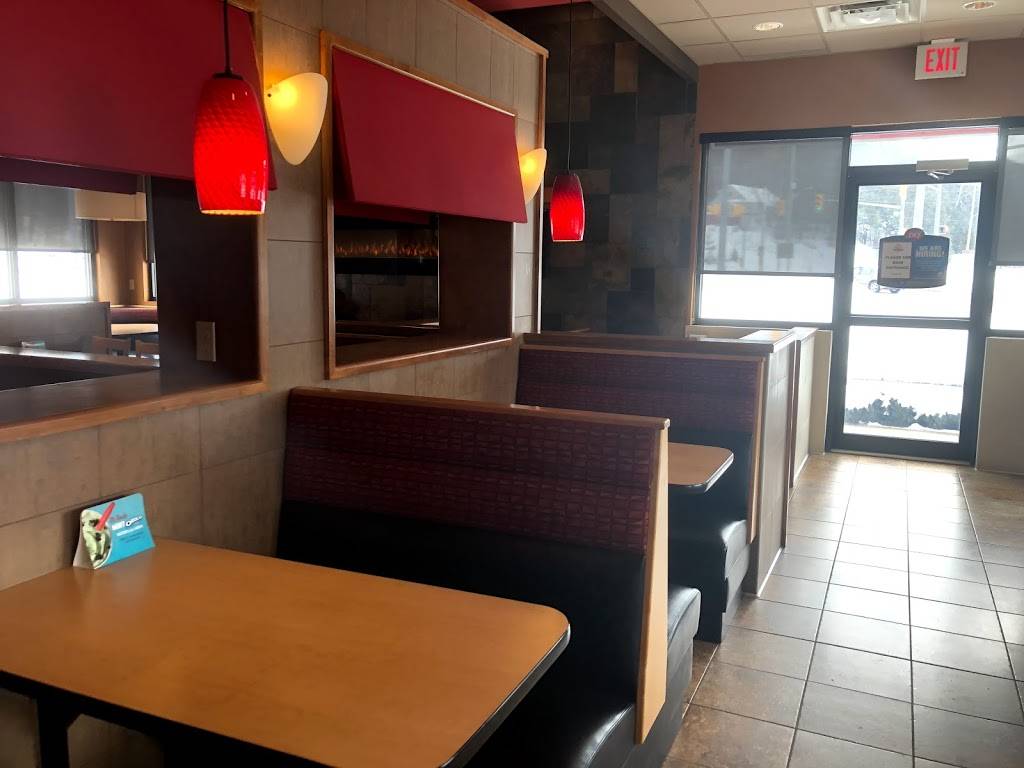 Dairy Queen Grill & Chill | restaurant | 4 Bobcaygeon Rd, Minden, ON K0M 2K0, Canada | 7052862888 OR +1 705-286-2888