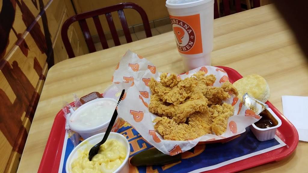Popeyes Louisiana Kitchen | restaurant | 13746 Van Nuys Blvd, Pacoima, CA 91331, USA | 8188901888 OR +1 818-890-1888