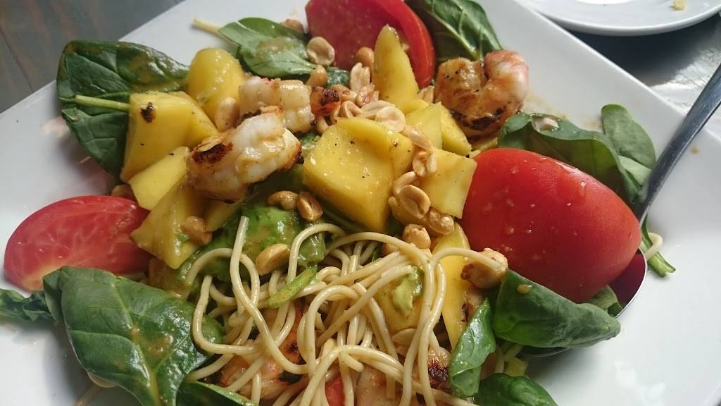 Ballyhoos | restaurant | 97860 Overseas Hwy, Key Largo, FL 33037, USA | 3058520822 OR +1 305-852-0822