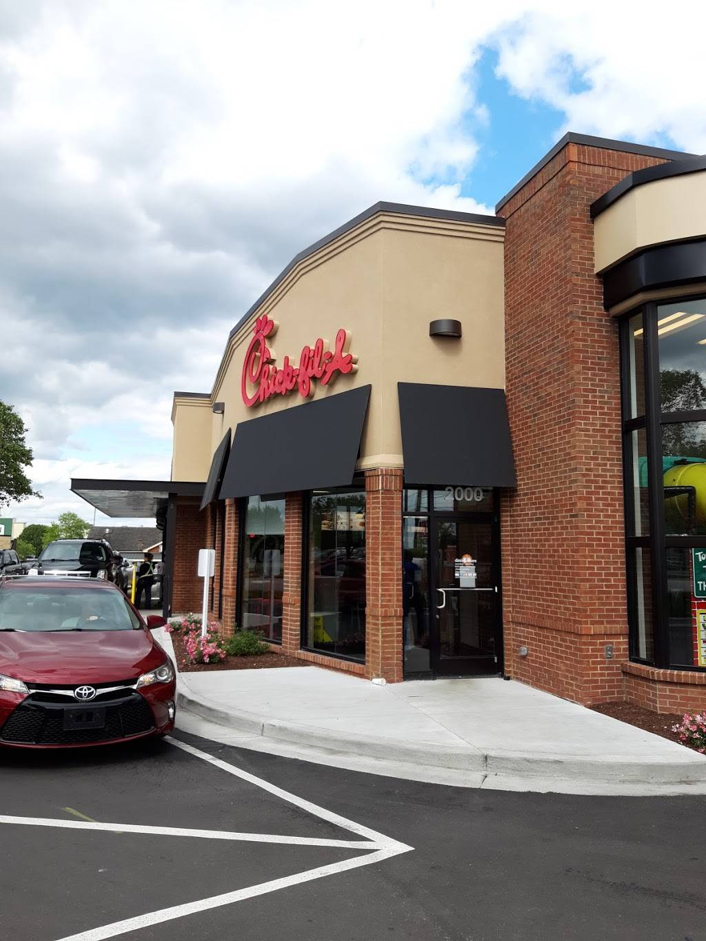 Chick-fil-A | restaurant | 2000 Gallatin Pike N, Madison, TN 37115, USA | 6158514007 OR +1 615-851-4007