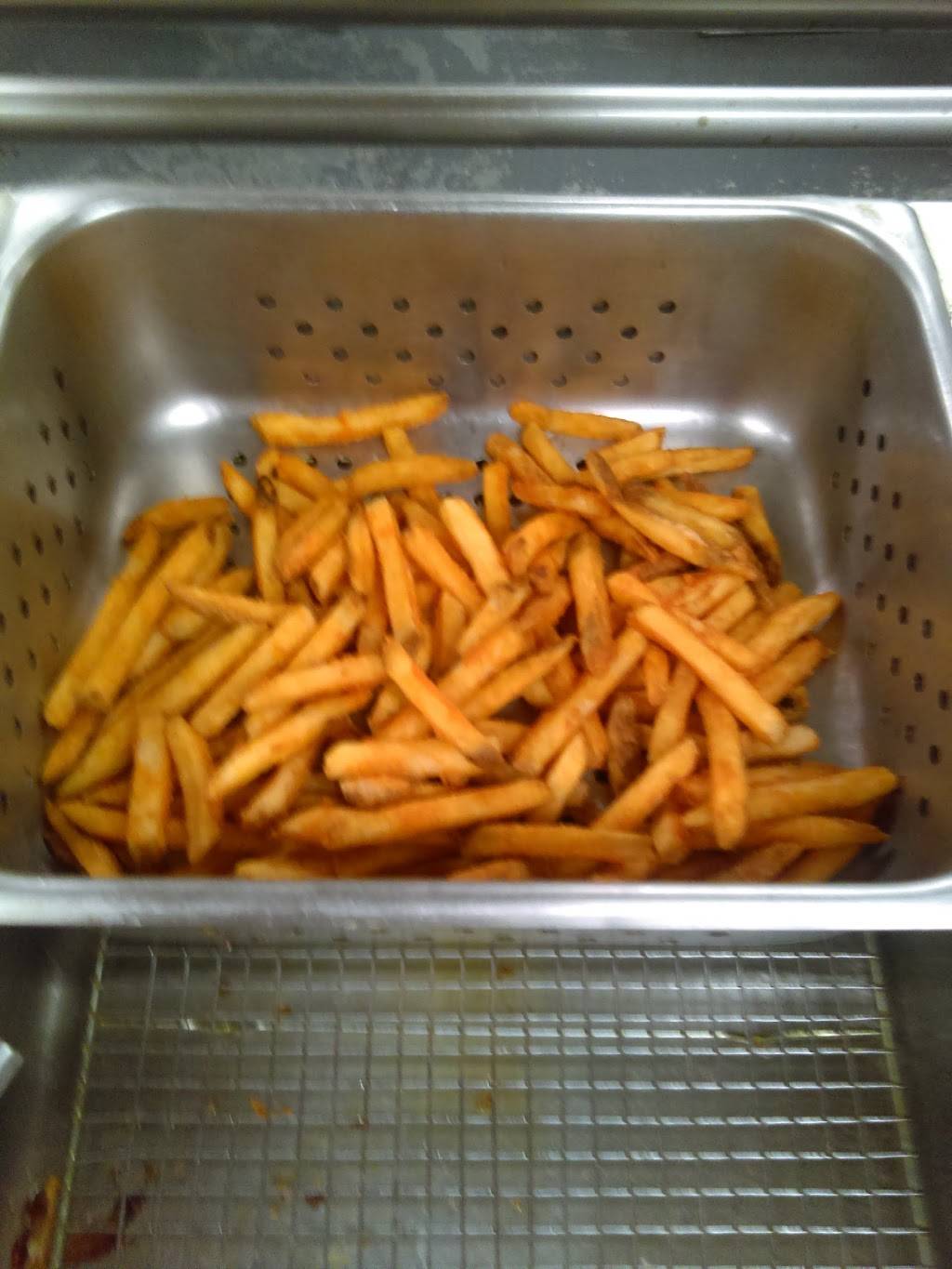 Shortys | restaurant | 601 Reeves Way, Columbus, IN 47201, USA | 8126037323 OR +1 812-603-7323