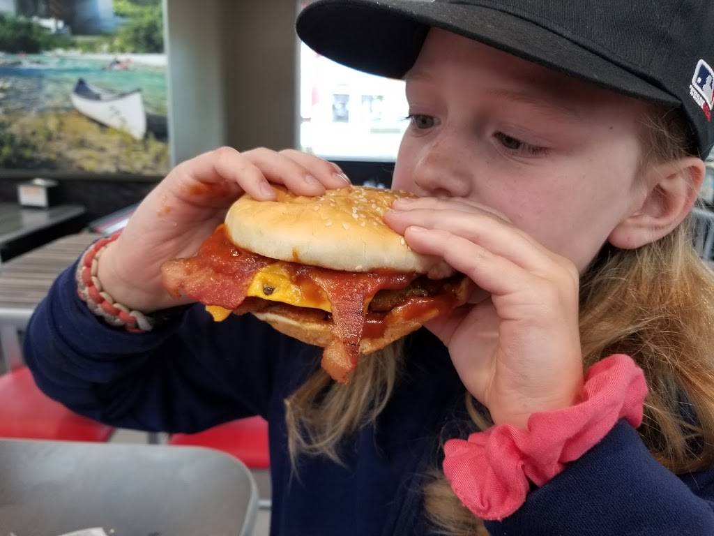 Carls Jr. | restaurant | 525 Weldwood Dr, Lebanon, OR 97355, USA | 5412585257 OR +1 541-258-5257