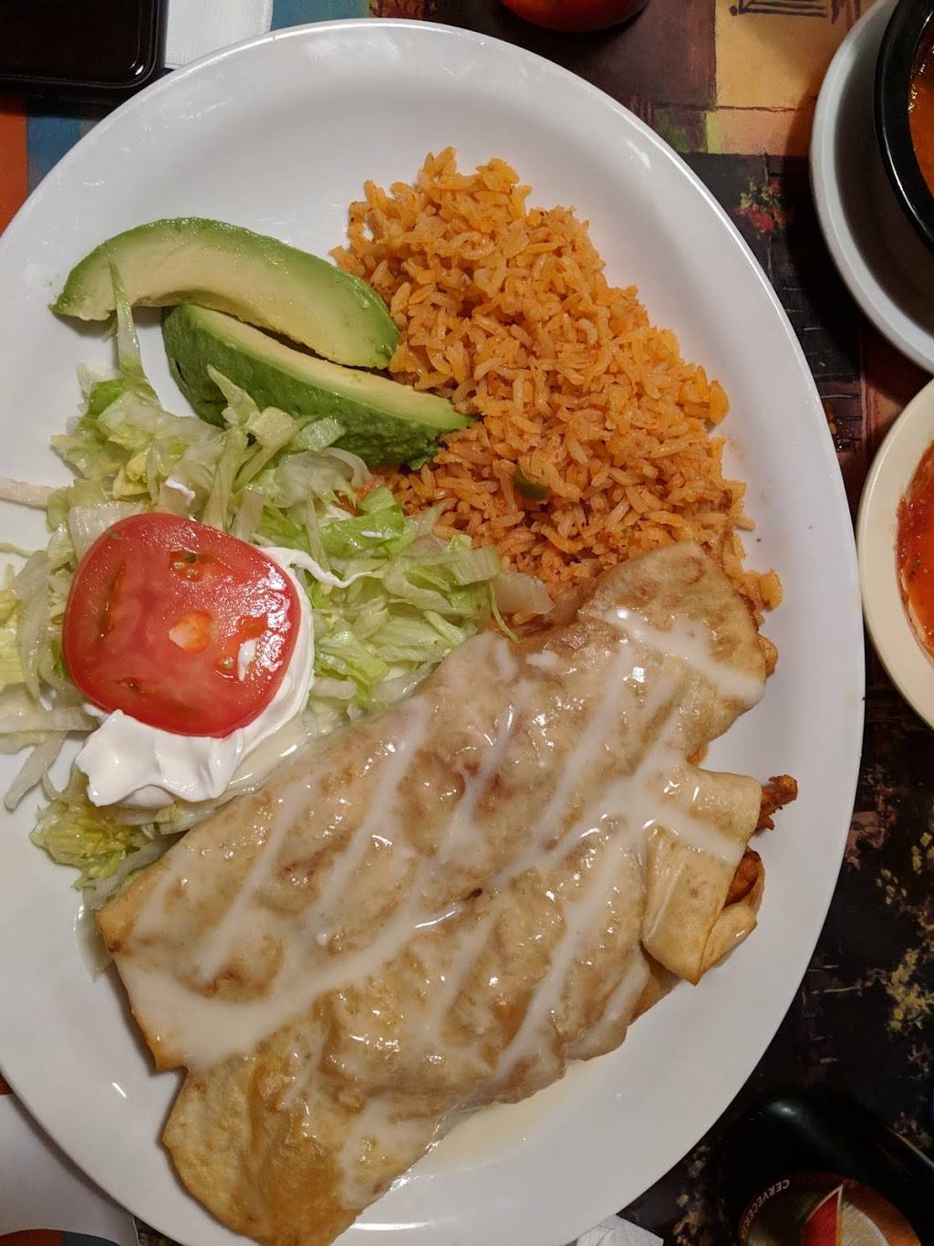 Los Tres Caminos | restaurant | 212 E North Ave, Flora, IL 62839, USA | 6186623416 OR +1 618-662-3416