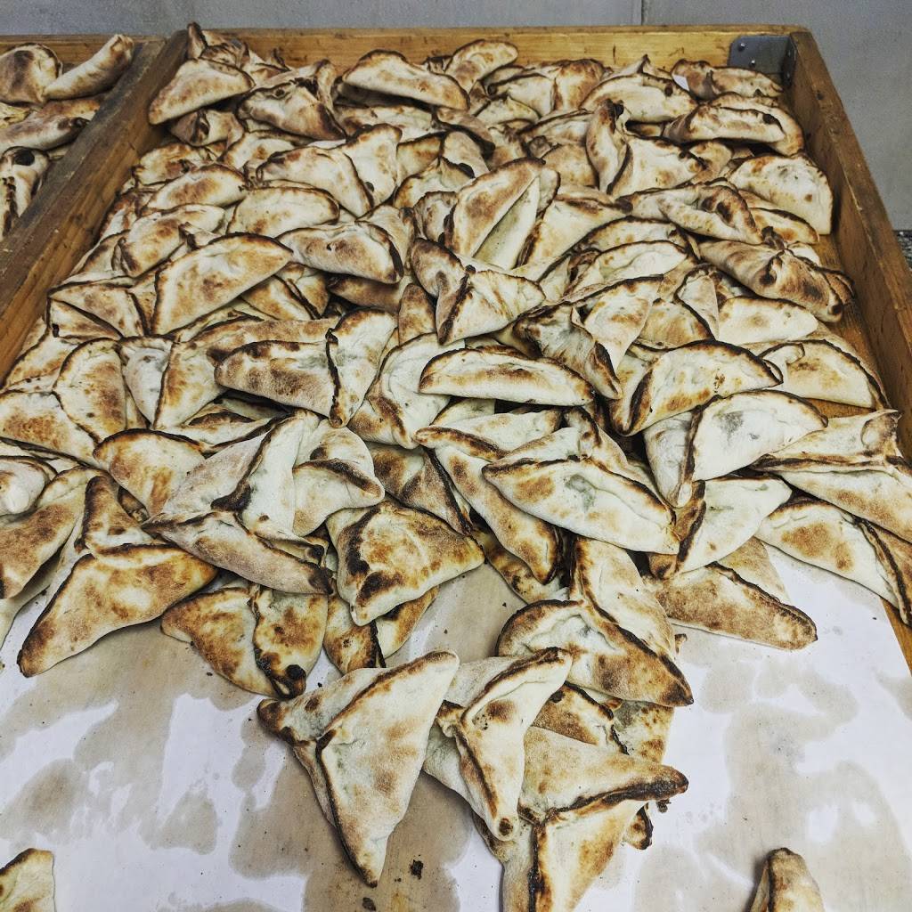 Sams Bakery | bakery | 256 Flint St, Fall River, MA 02723, USA | 5086745422 OR +1 508-674-5422