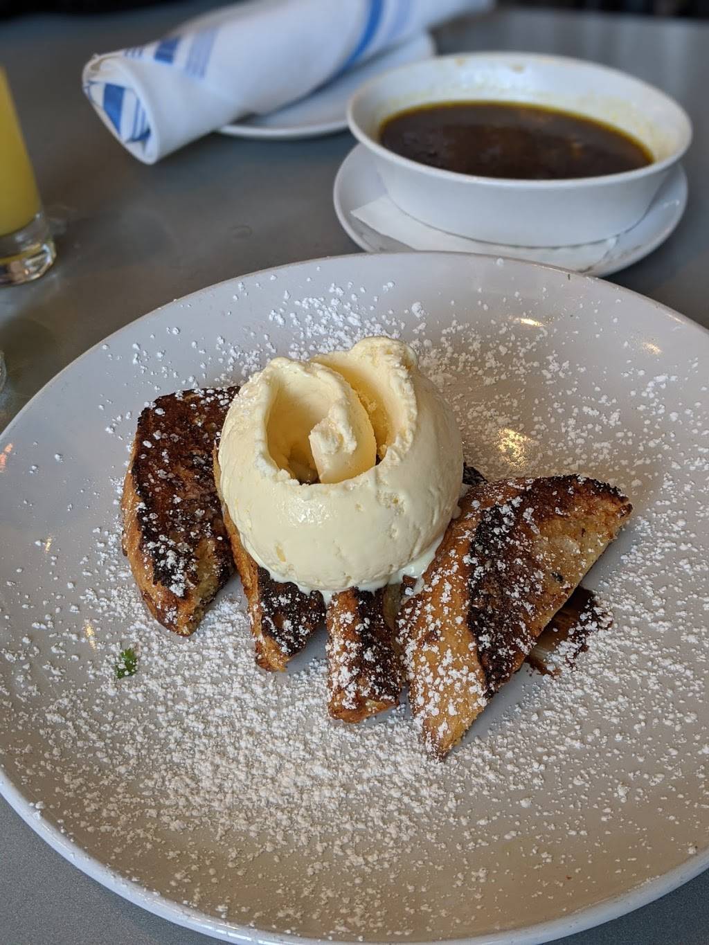 Crown Republic Gastropub | restaurant | 720 Sycamore St, Cincinnati, OH 45202, USA | 5132464272 OR +1 513-246-4272