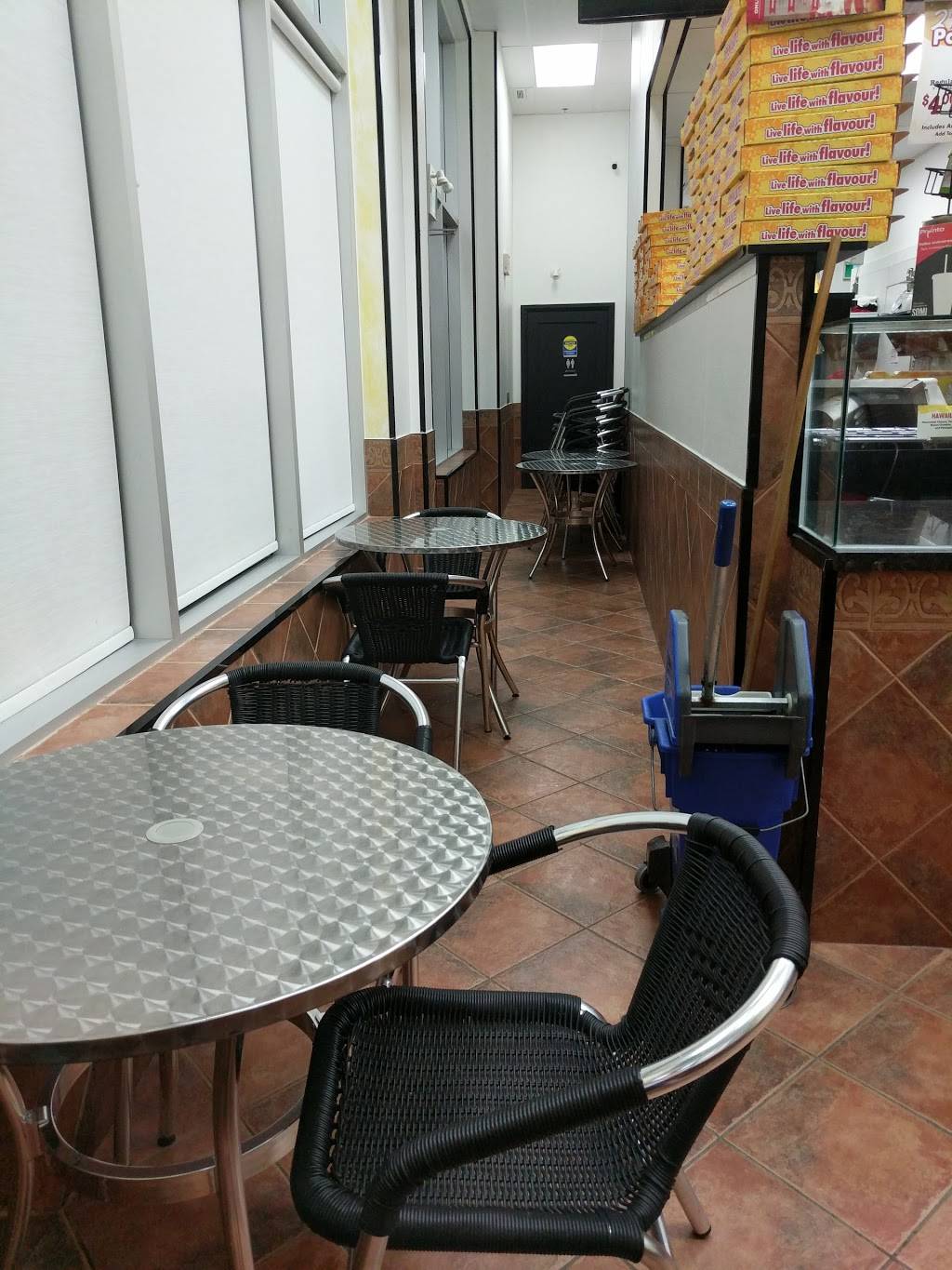 Ginos Pizza | restaurant | 17120 Leslie St, Newmarket, ON L3Y 8K7, Canada | 8663104466 OR +1 866-310-4466