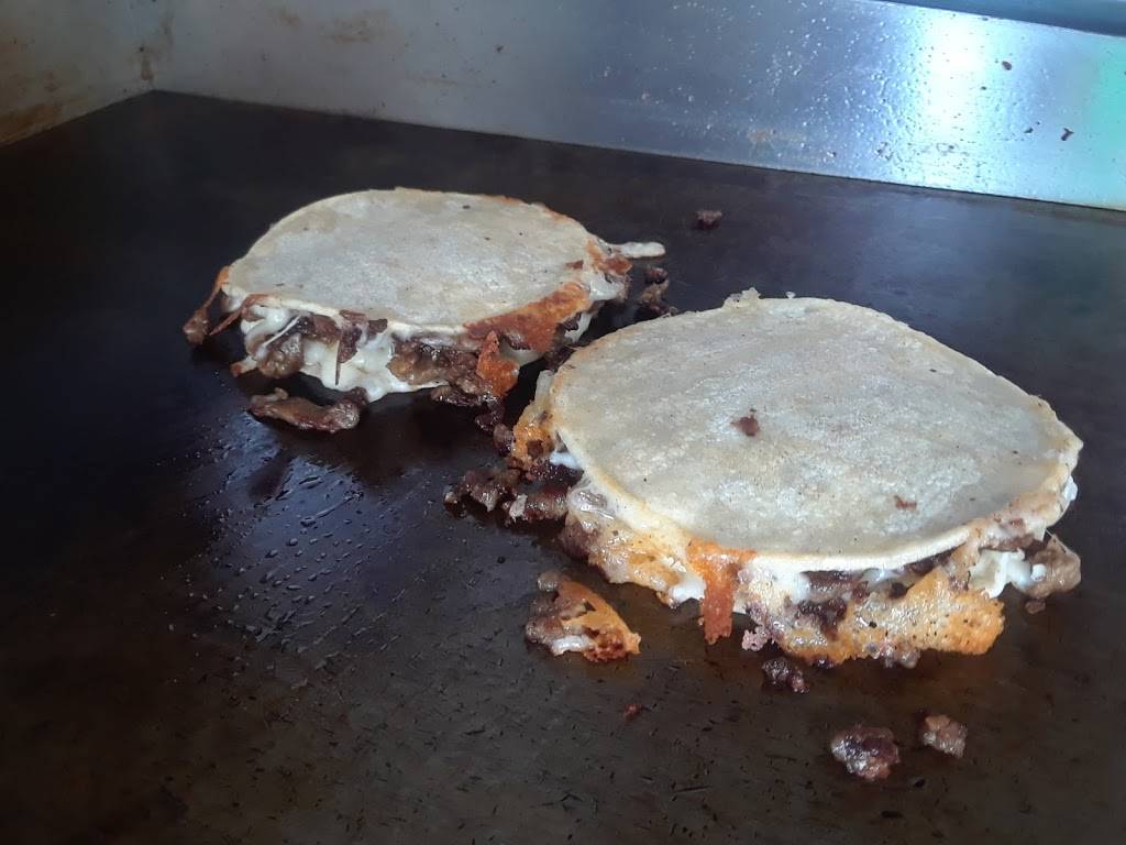 VIP Hot Dogs | restaurant | 883 E Pico Blvd, Los Angeles, CA 90021, USA | 3236299042 OR +1 323-629-9042