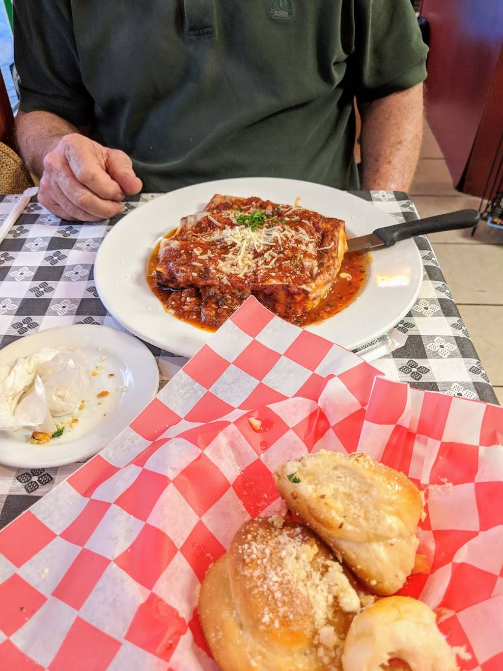 Lorenzos Italian Restaurant & Pizzeria | restaurant | 222 Orange Ave, Fort Pierce, FL 34950, USA | 7724605445 OR +1 772-460-5445