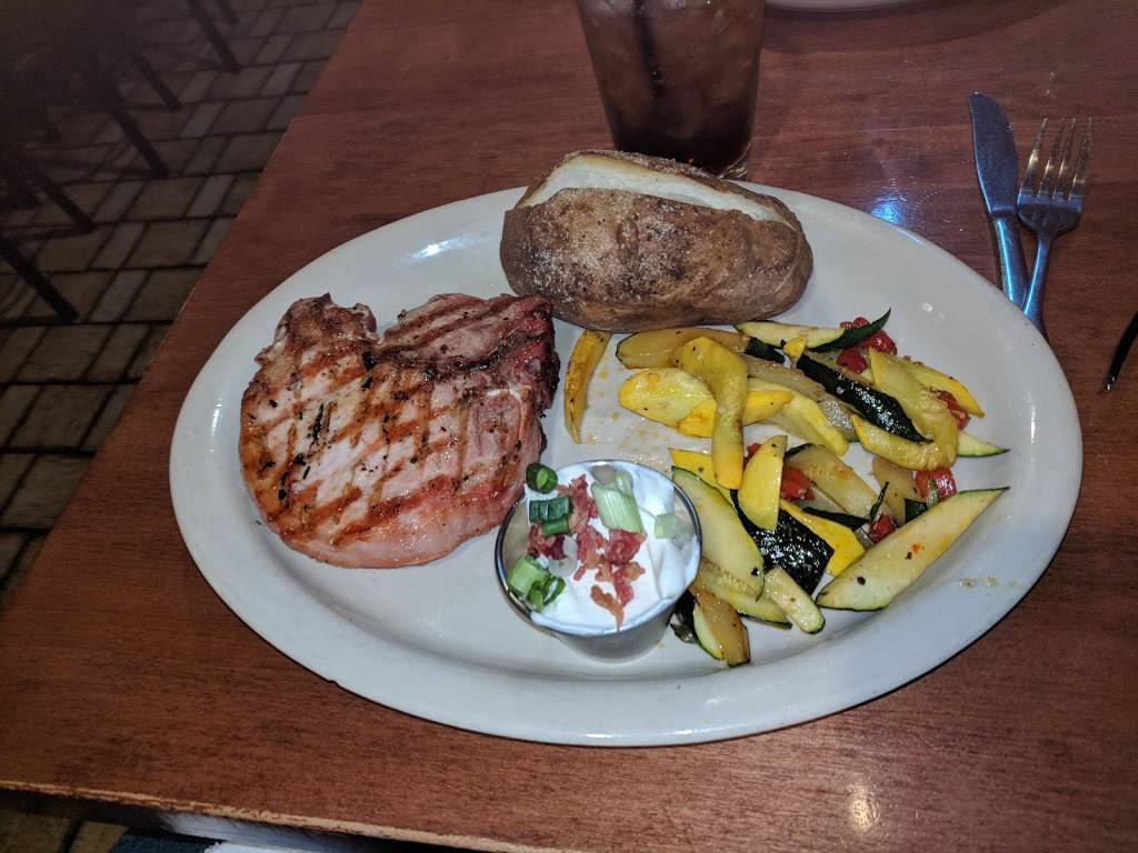 Pig On The Porch | restaurant | 130 Railway St W, Loretto, MN 55357, USA | 7634791788 OR +1 763-479-1788