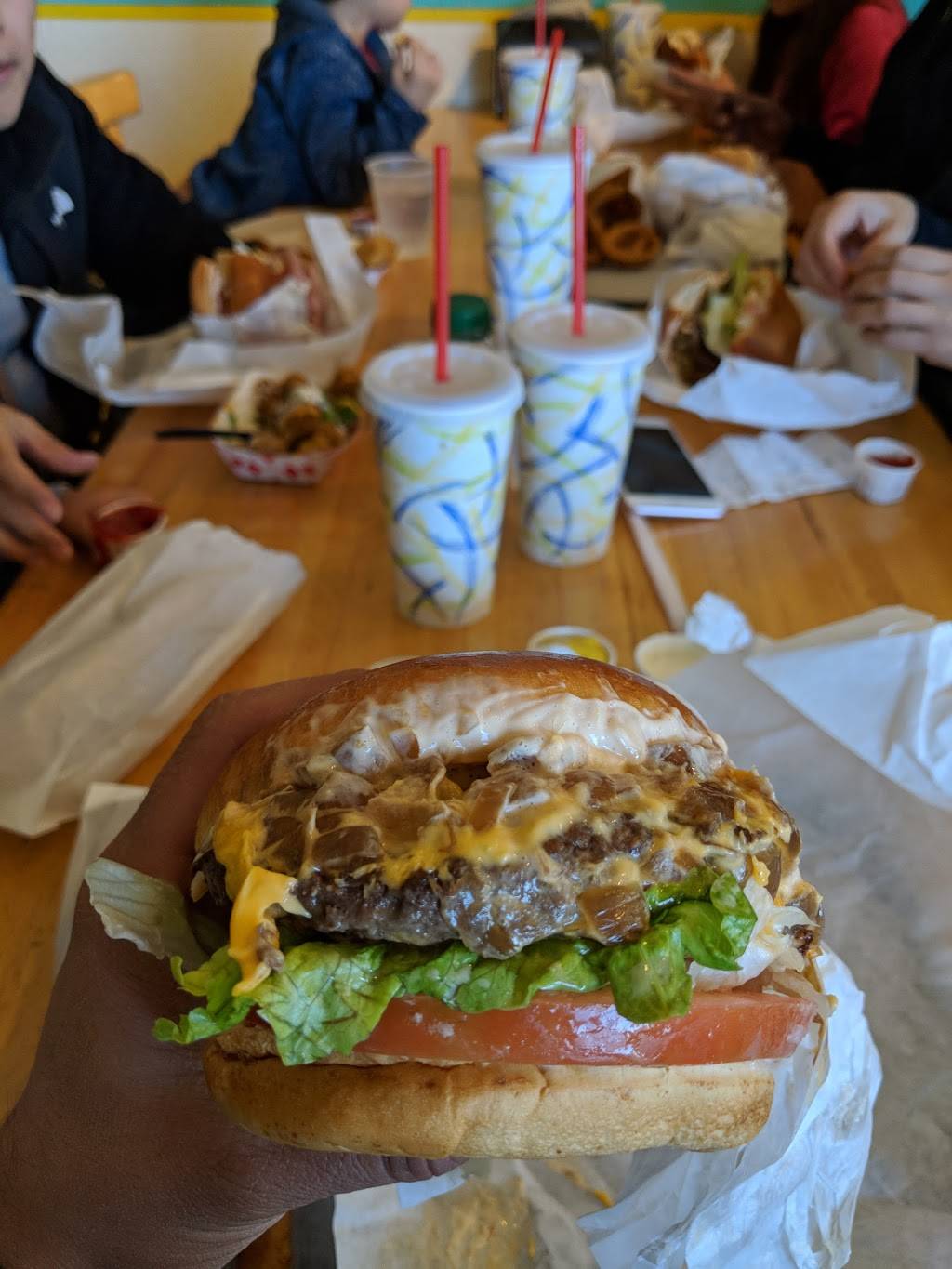 Get the Burger | restaurant | 42151 Big Bear Blvd, Big Bear Lake, CA 92315, USA | 9098668800 OR +1 909-866-8800