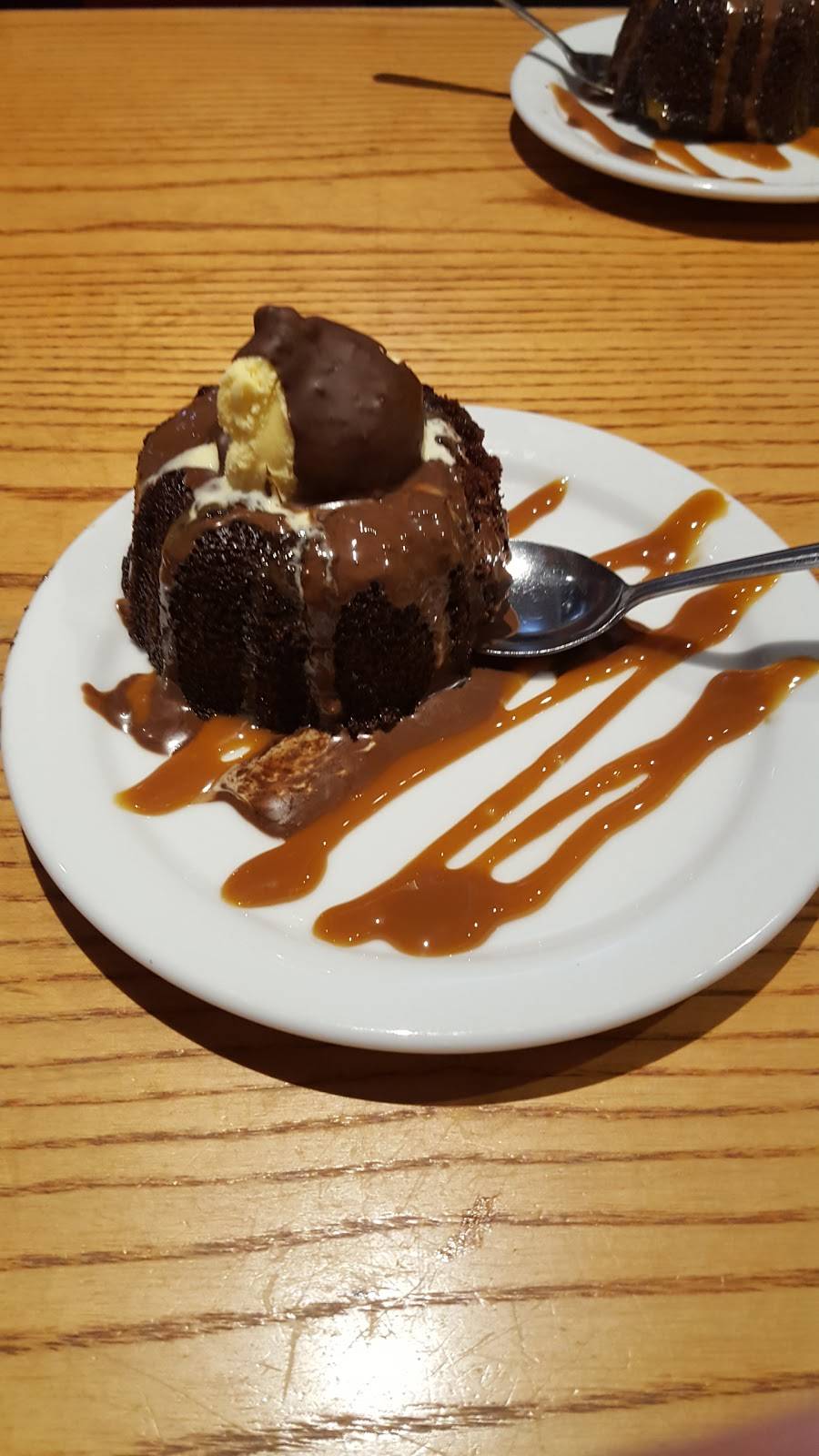 Chilis Grill & Bar | meal takeaway | 3579 Grand Oaks, Corona, CA 92881, USA | 9517347275 OR +1 951-734-7275