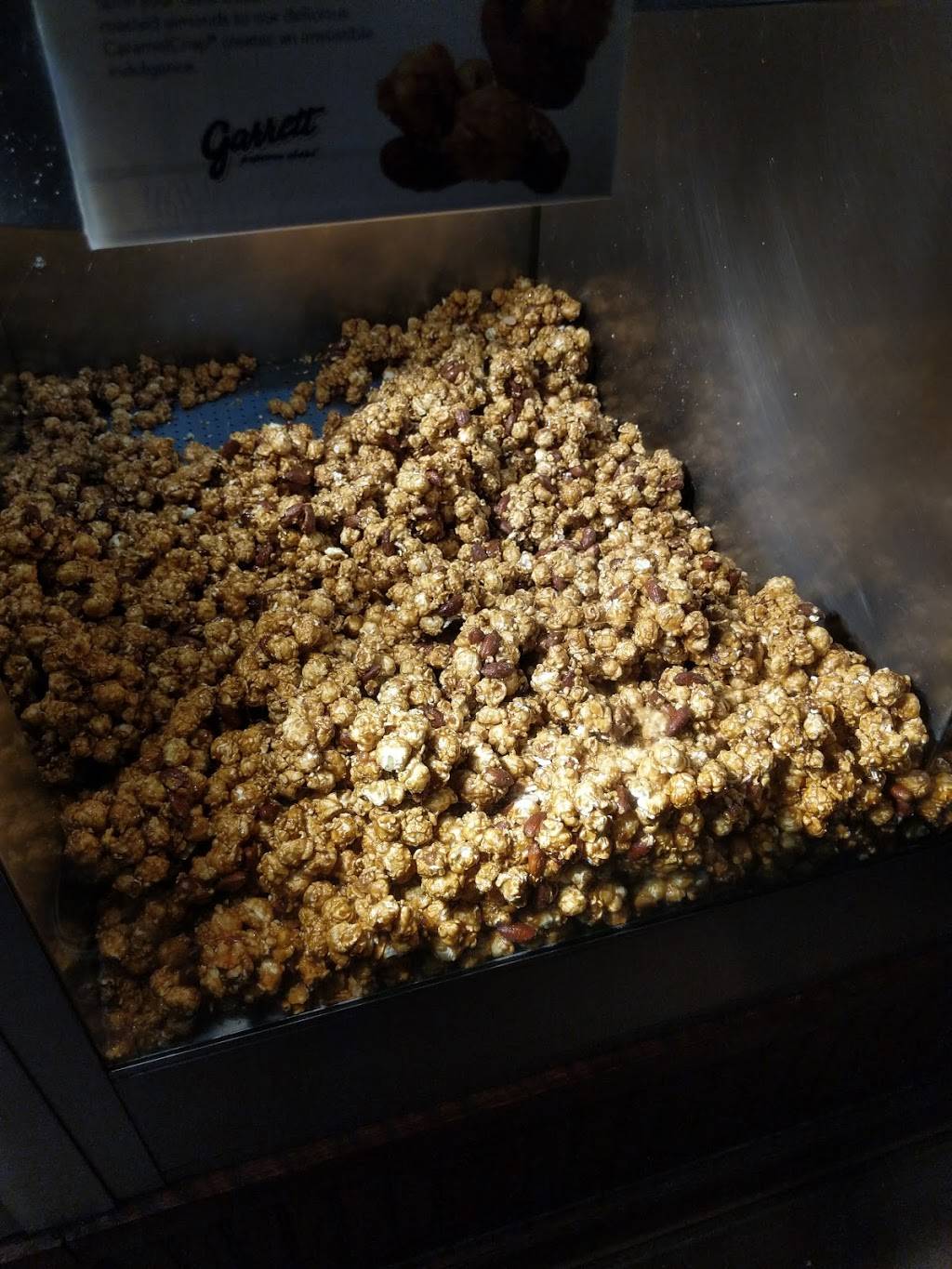 Garrett Popcorn Shops | meal takeaway | 27 W Jackson Blvd, Chicago, IL 60604, USA | 8884767267 OR +1 888-476-7267