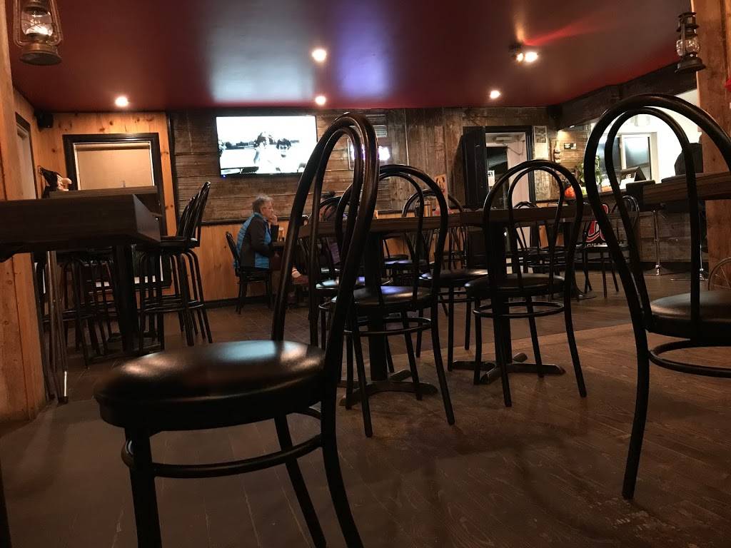 Resto-Bistro Le Sainte-Thècle | restaurant | 780 Rue Saint Jacques, Sainte-Thècle, QC G0X 3G0, Canada | 4182893040 OR +1 418-289-3040