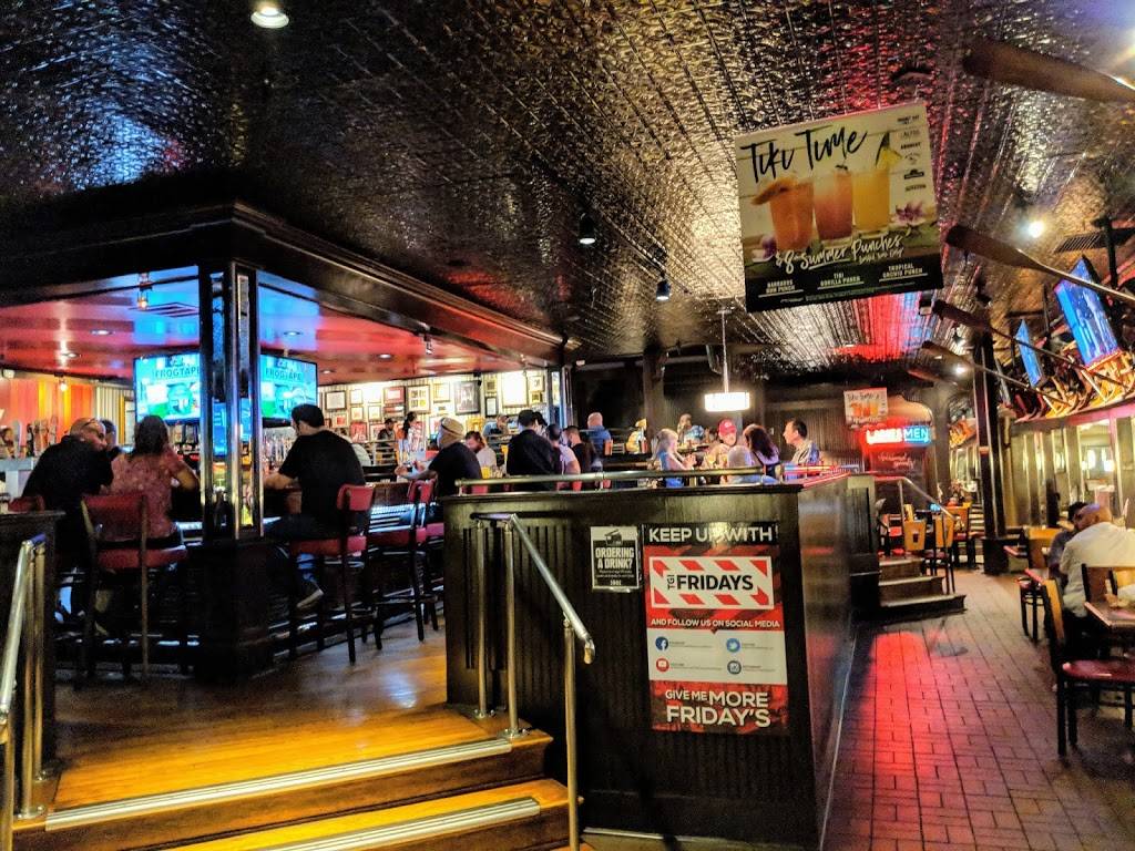 TGI Fridays | restaurant | 5919 Canoga Ave, Woodland Hills, CA 91367, USA | 8188882617 OR +1 818-888-2617