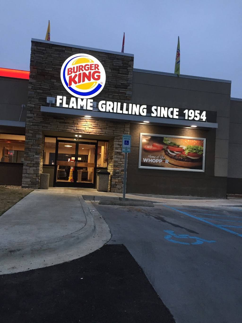 Burger King | restaurant | 1929 Gunter Ave, Guntersville, AL 35976, USA | 2565821438 OR +1 256-582-1438