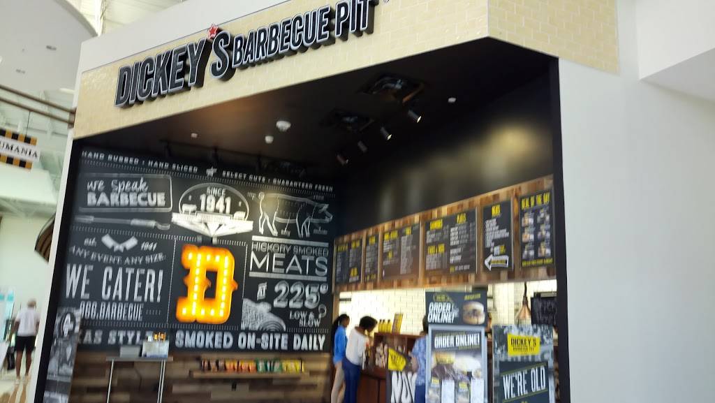 Dickeys Barbecue Pit | restaurant | 3811 S Cooper St, Arlington, TX 76015, USA | 8175389965 OR +1 817-538-9965