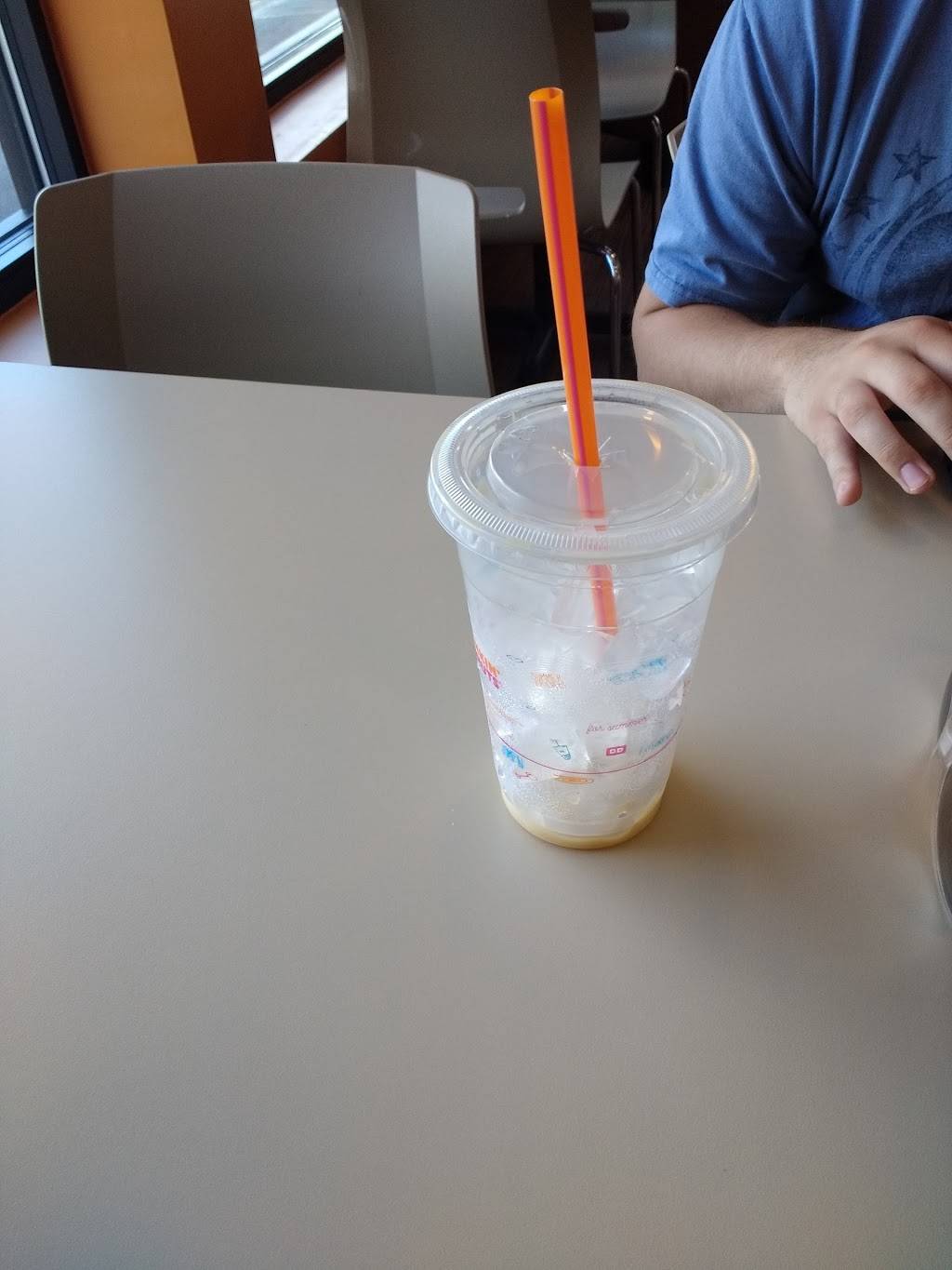 Dunkin | bakery | 1811 S West Ave, Freeport, IL 61032, USA | 8156168277 OR +1 815-616-8277