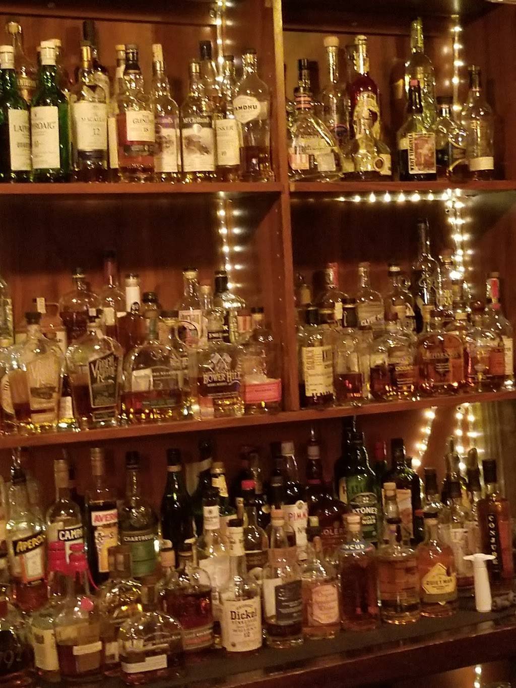 Hill & Hollow | restaurant | 709 Beechurst Ave #10, Morgantown, WV 26505, USA | 3042414551 OR +1 304-241-4551