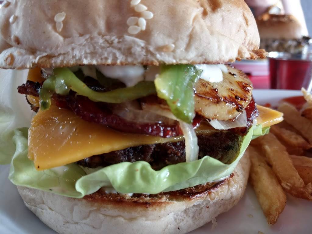 Bettys Authentic American Burgers | restaurant | Popotla KM 28, Villa Corona del Mar, 22713 Rosarito, B.C., Mexico | 016611162160 OR +52 661 116 2160