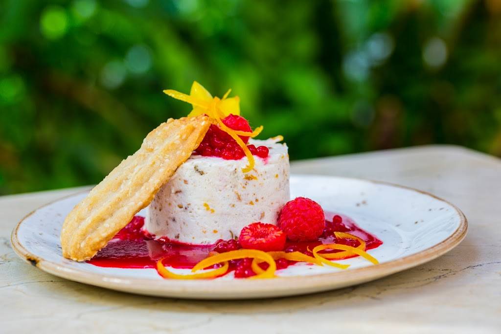 Essensia Restaurant & Lounge, at The Palms Hotel & Spa | night club | 3025 Collins Ave, Miami Beach, FL 33140, USA | 3059085458 OR +1 305-908-5458