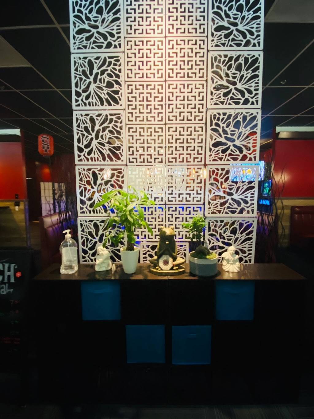 Osaka Sushi Bar and Asian Cuisine | restaurant | 16 Cherokee Crossing Suite 3, Whittier, NC 28789, USA | 8285541888 OR +1 828-554-1888