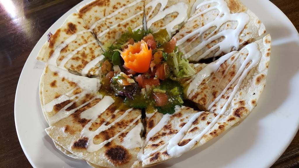 Mundos Latin Grill | restaurant | 699 N Golden State Blvd, Turlock, CA 95380, USA | 2096324004 OR +1 209-632-4004