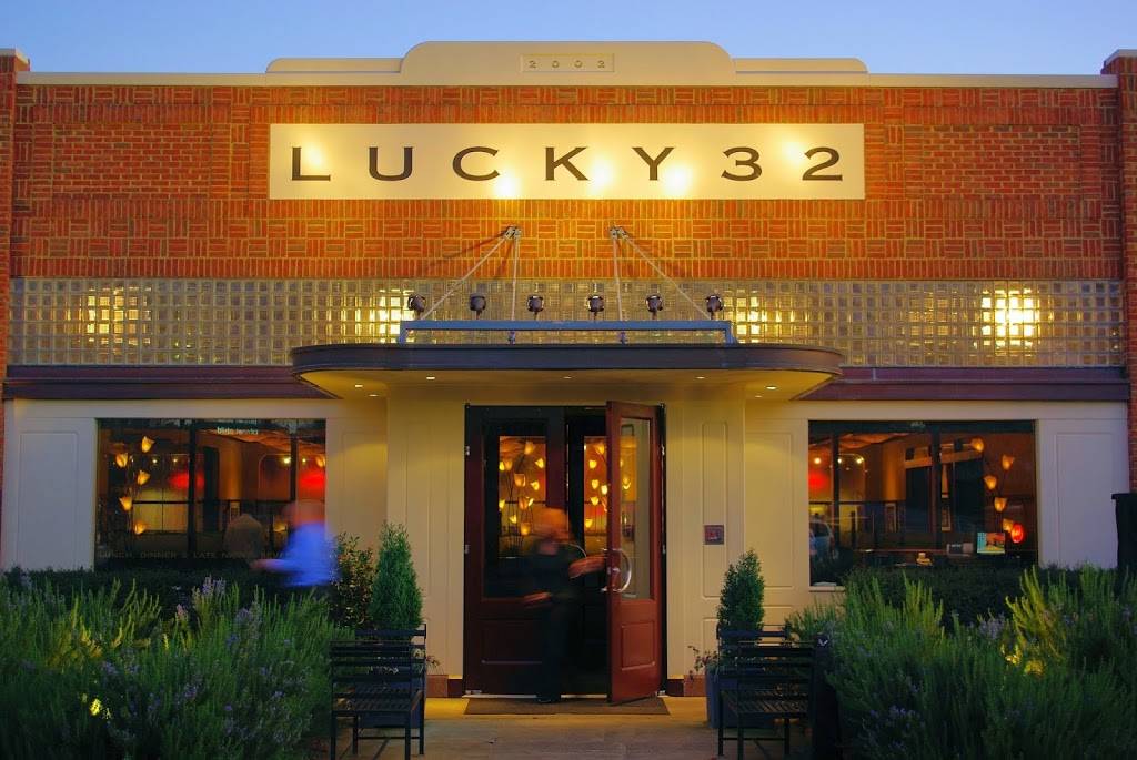 Lucky 32 Southern Kitchen | restaurant | 7307 Tryon Rd, Cary, NC 27518, USA | 9192331632 OR +1 919-233-1632