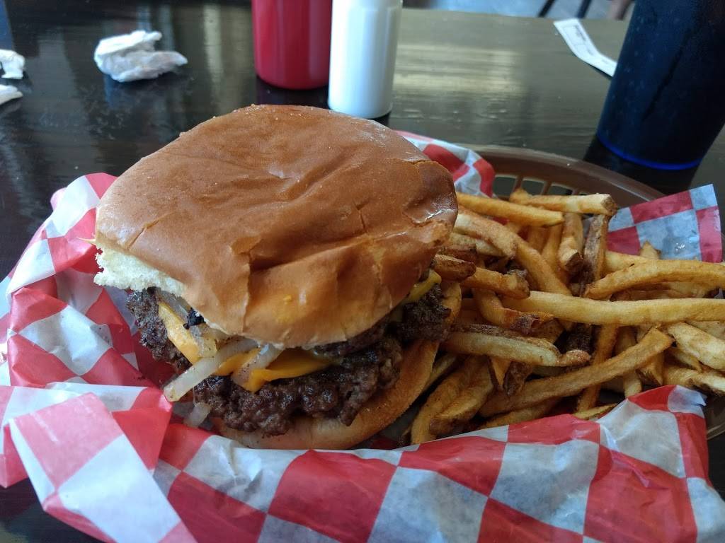 Burger Central | restaurant | 3302 W Central Ave, Wichita, KS 67203, USA | 3162953024 OR +1 316-295-3024