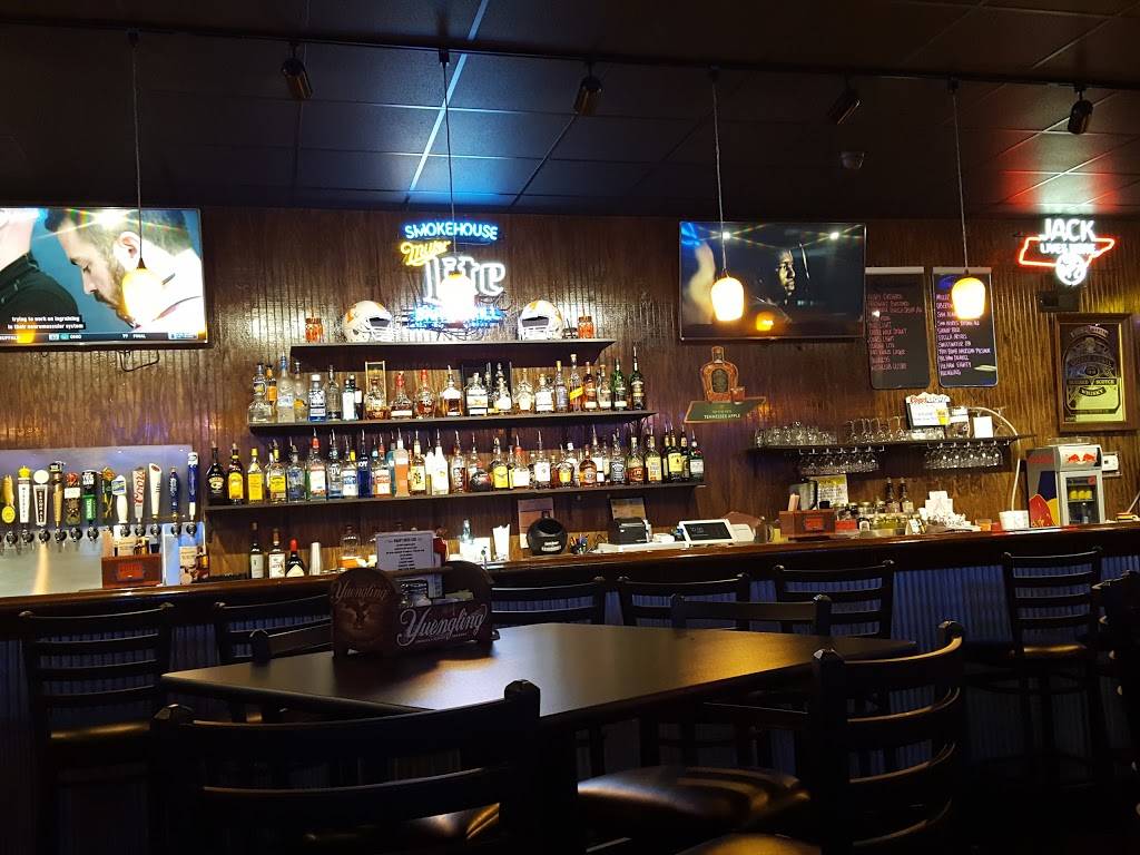 Smokehouse Bar & Grill | restaurant | 708 W Race St, Kingston, TN 37763, USA | 8652488026 OR +1 865-248-8026