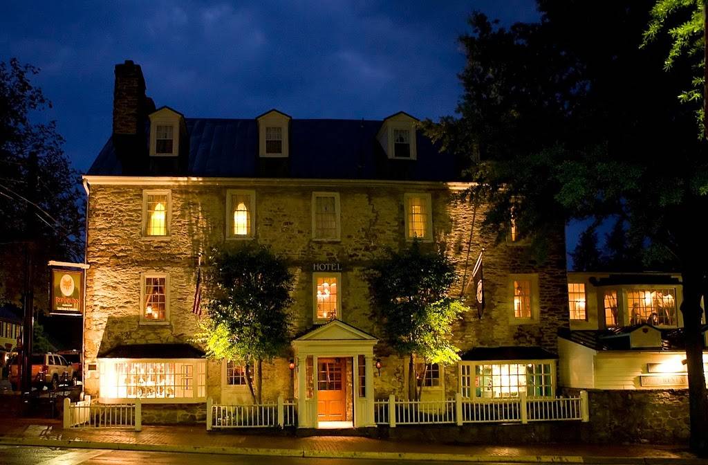 The Red Fox Inn & Tavern | restaurant | 2 E Washington St, Middleburg, VA 20117, USA | 5406876301 OR +1 540-687-6301