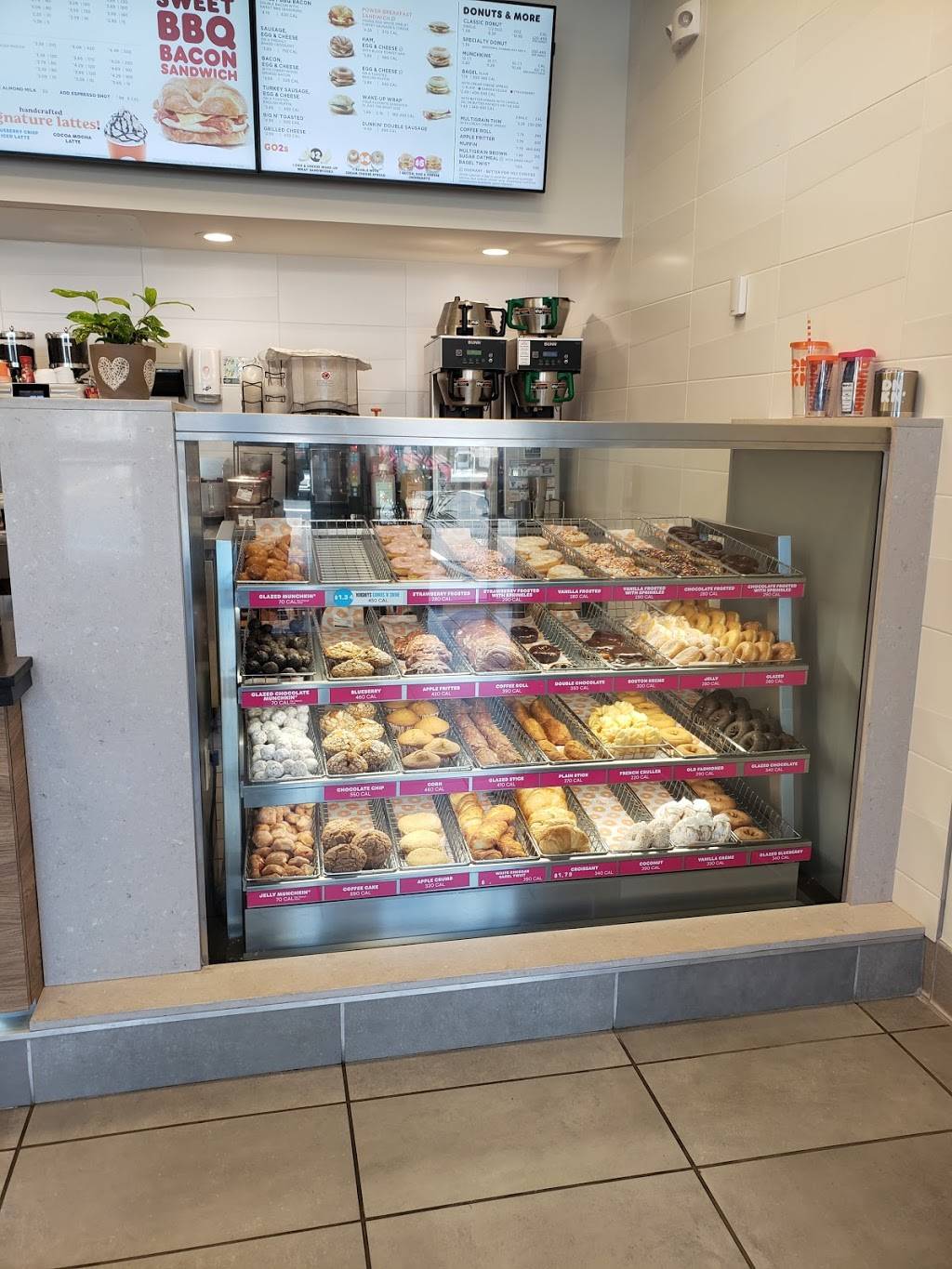 Dunkin | bakery | 657 Franklin Turnpike, Ridgewood, NJ 07450, USA | 2014455398 OR +1 201-445-5398