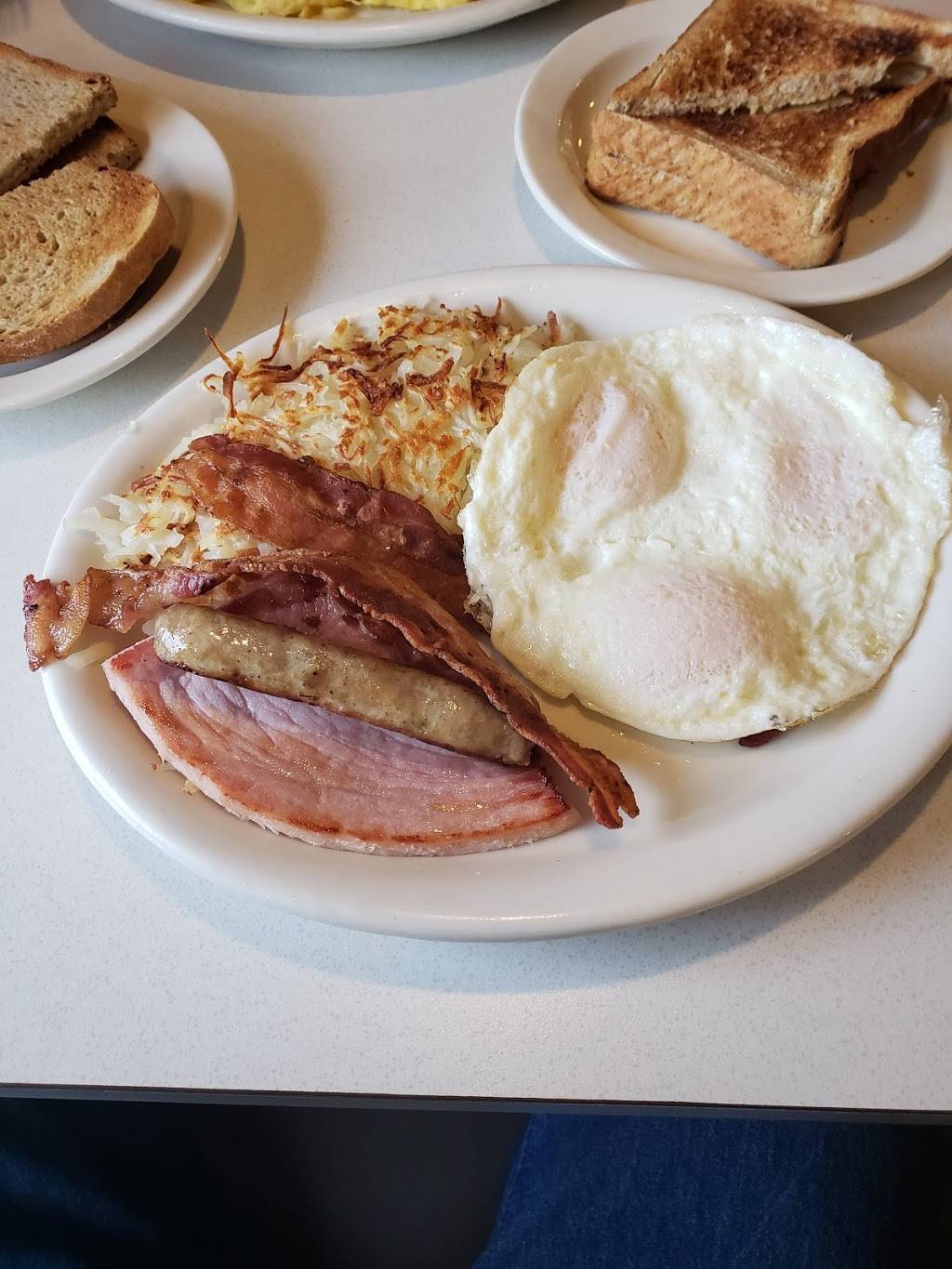 Zacks of Plymouth | restaurant | 9468 S Main St, Plymouth, MI 48170, USA | 7344592066 OR +1 734-459-2066