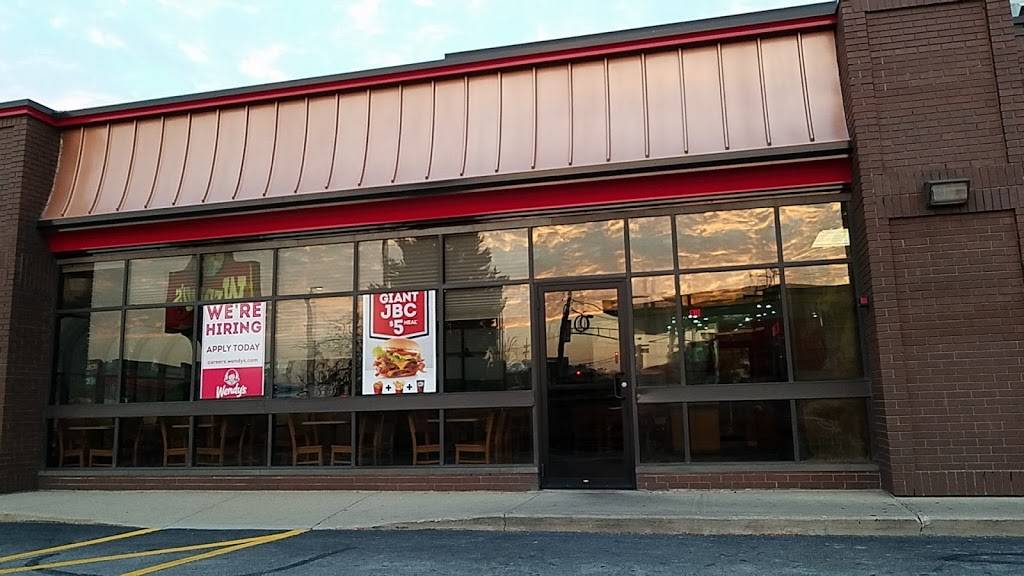 Wendys | restaurant | 4610 W Lake Ave, Glenview, IL 60025, USA | 8478241879 OR +1 847-824-1879