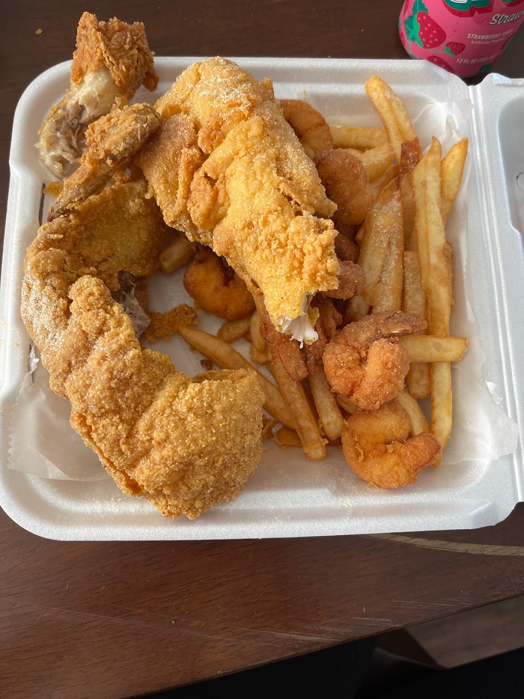 Whales wings and seafood | meal takeaway | 9607 Cullen Blvd suit C, Houston, TX 77033, USA | 8326494610 OR +1 832-649-4610