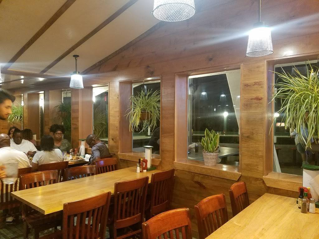 Bennos On the Beach | restaurant | 1200 Seawall Blvd, Galveston, TX 77550, USA | 4097624621 OR +1 409-762-4621