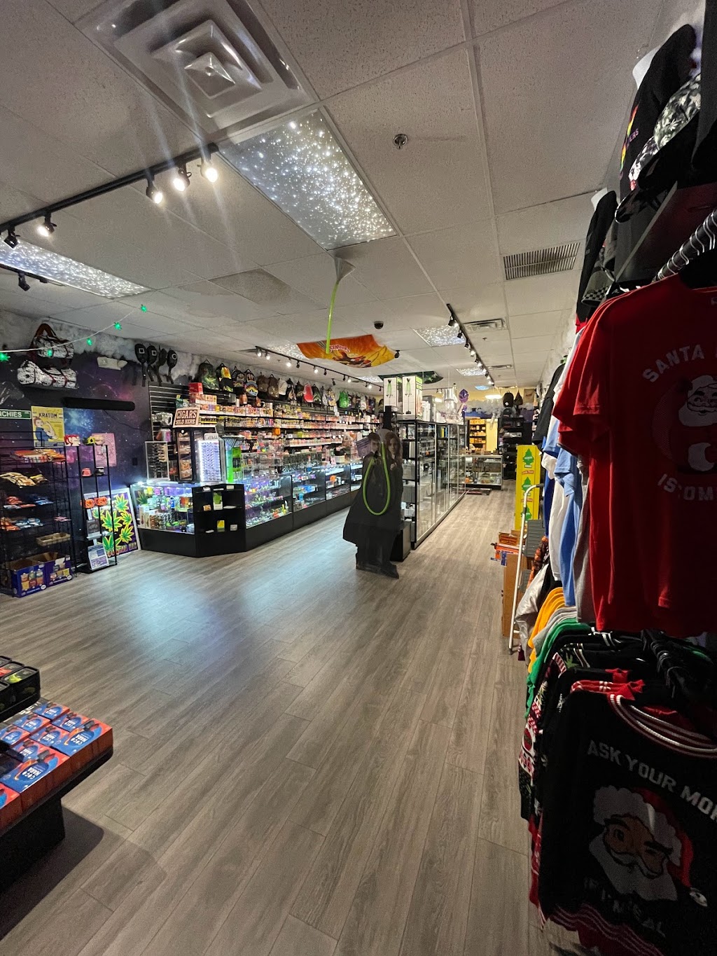 Fly High Smoke & Vape Shop | restaurant | 12575 S Cleveland Ave Unit 4, Fort Myers, FL 33907, USA | 2393095557 OR +1 239-309-5557