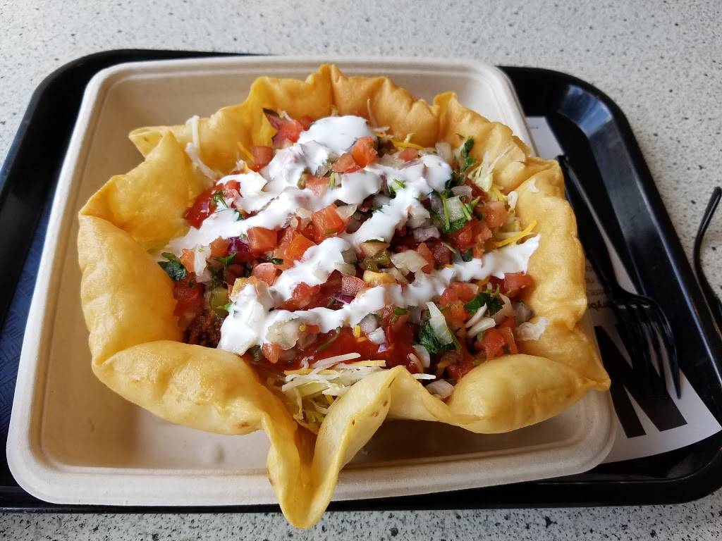 Carls Jr. Green Burrito | restaurant | 1800 El Camino Real, San Carlos, CA 94070, USA | 6505933062 OR +1 650-593-3062