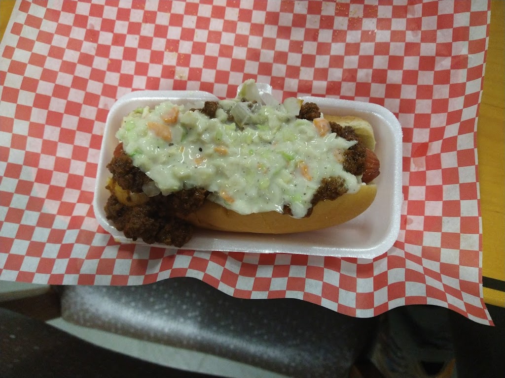 Out of Town Café | restaurant | 733 Pioneer Dr, Lebanon, VA 24266, USA | 2768835390 OR +1 276-883-5390