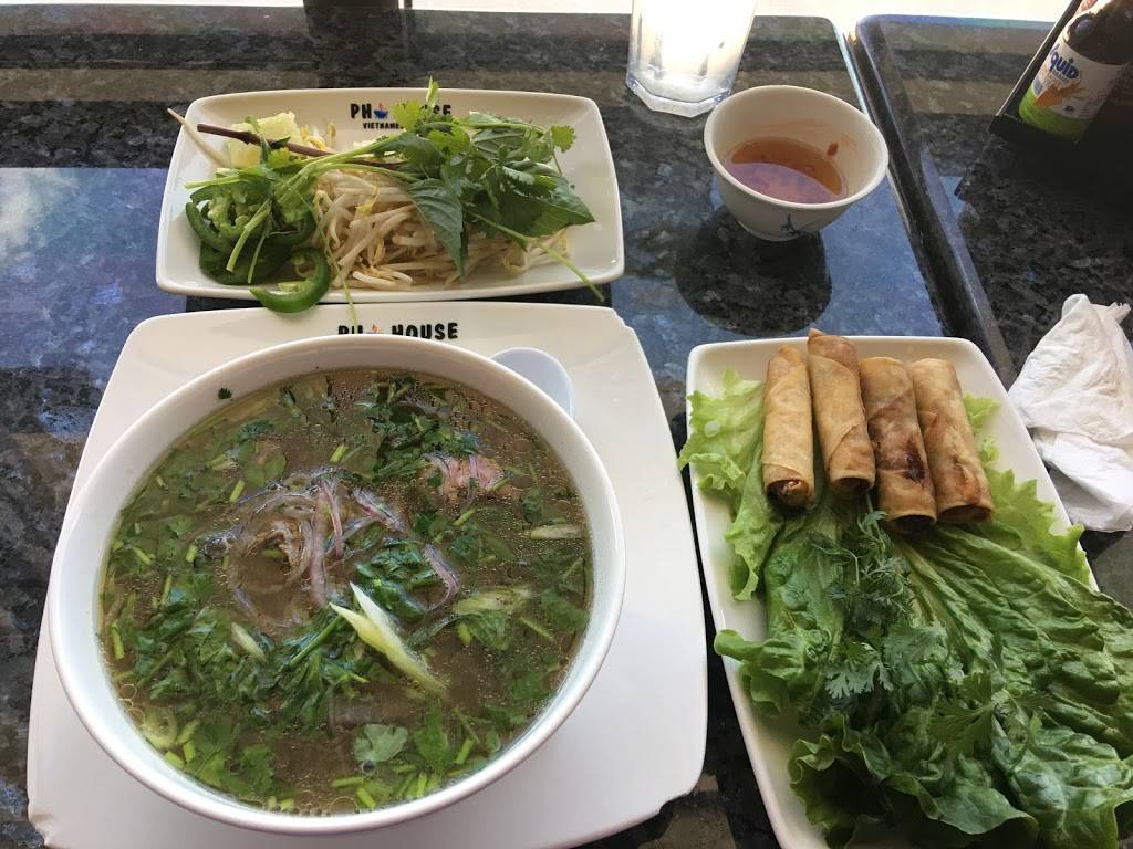 Pho House & Vietnamese Cuisine | restaurant | 10424 I-10, Baytown, TX 77523, USA | 2819180905 OR +1 281-918-0905